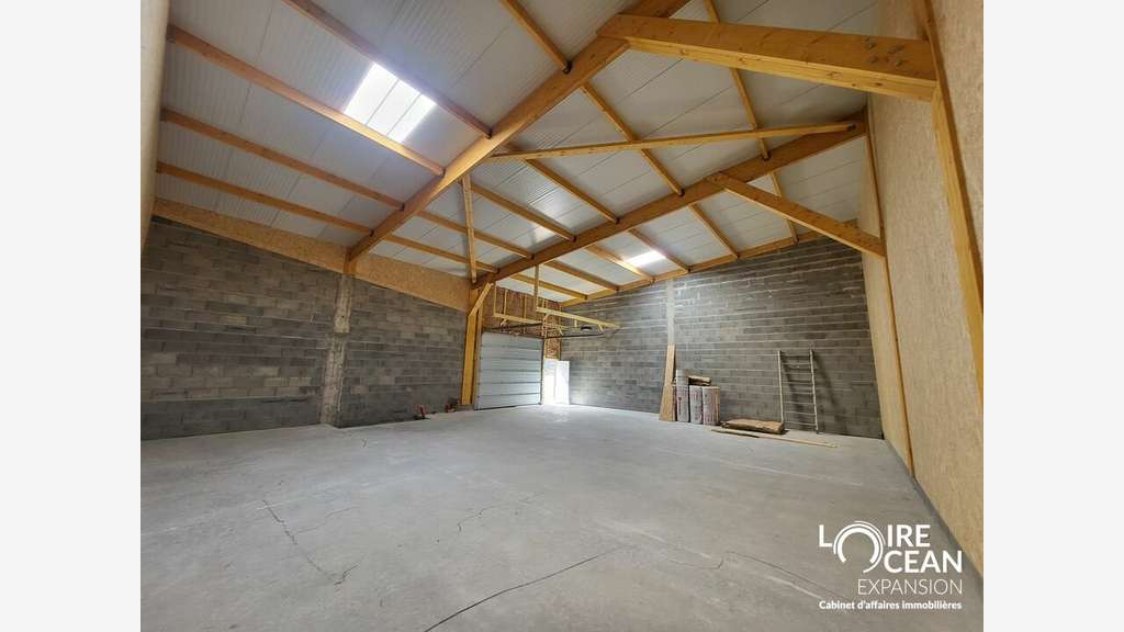 A louer locaux 166m² St-Brévin zone de la Guerche