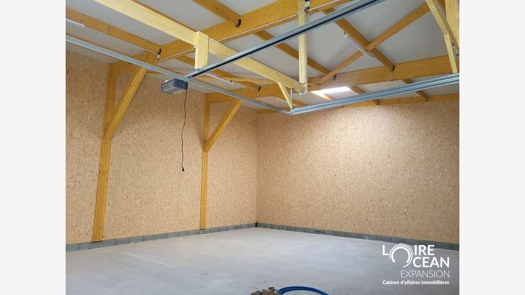 A louer locaux 166m² St-Brévin zone de la Guerche