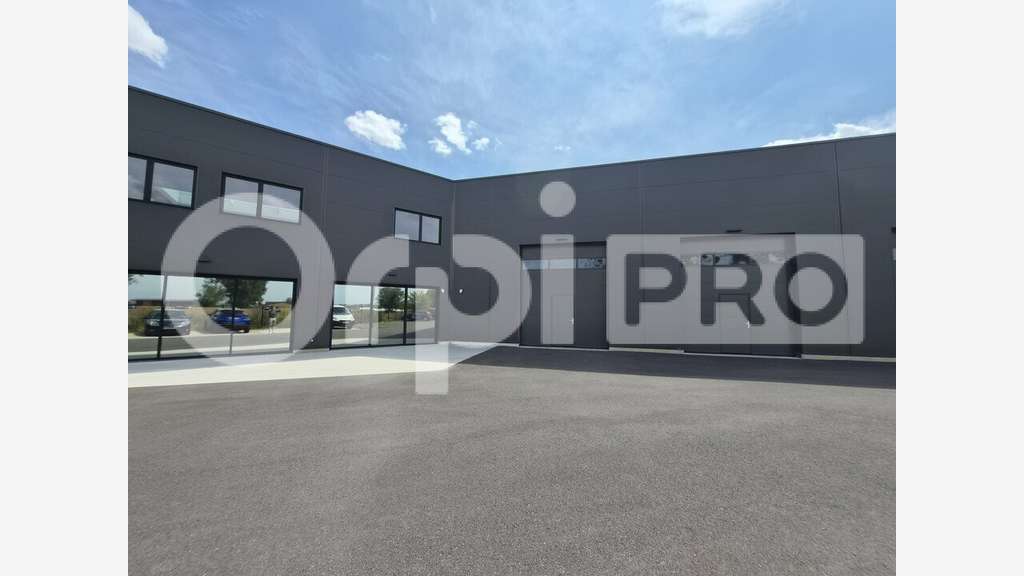 Loue local d'activité 113m² Saint-Brice-Courcelles