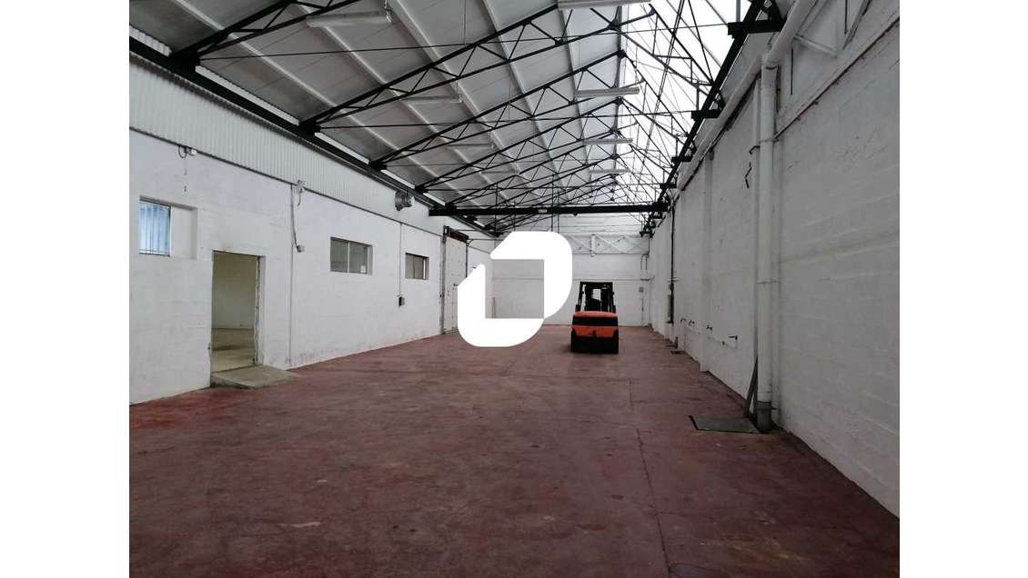 Situé dans la zone d'activité de Domont, Im