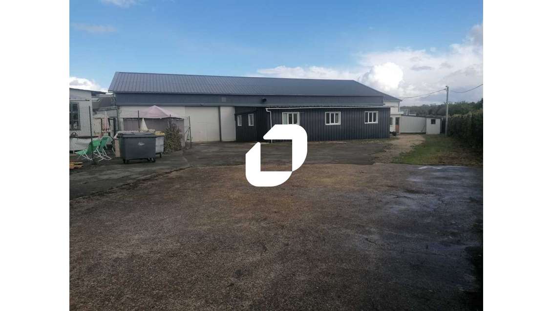 Situé dans la zone d'activité de Domont, Im