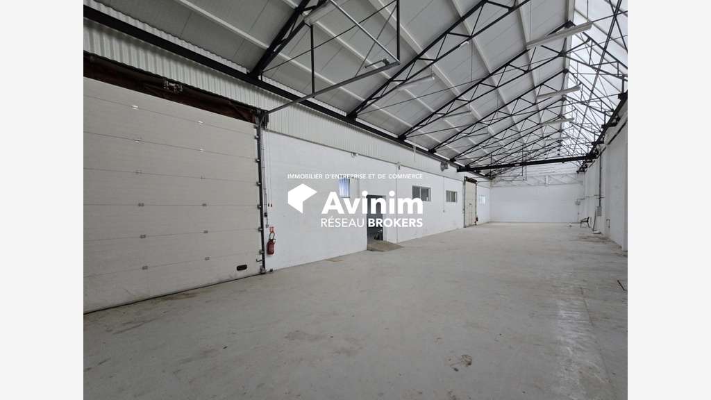 A louer activités stockage 473m² à Saint-Brice