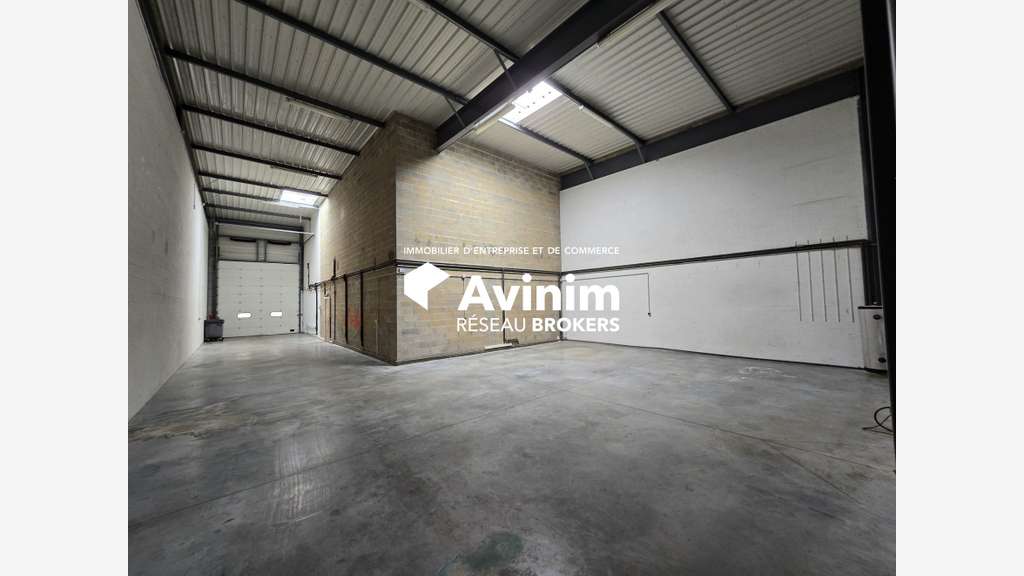 A louer local de 355m² à St Brice sous Forêt (95)