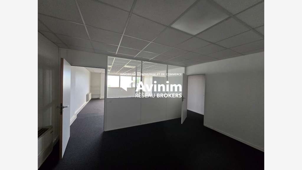 A louer local de 355m² à St Brice sous Forêt (95)