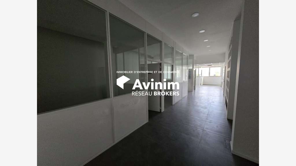A louer local de 355m² à St Brice sous Forêt (95)