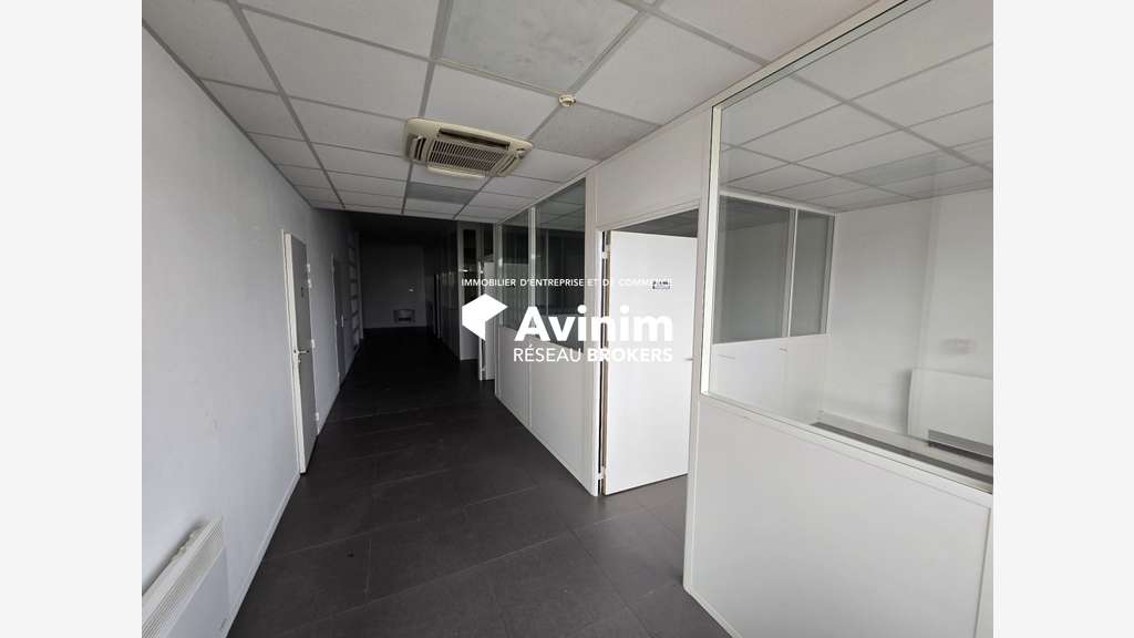 A louer local de 355m² à St Brice sous Forêt (95)