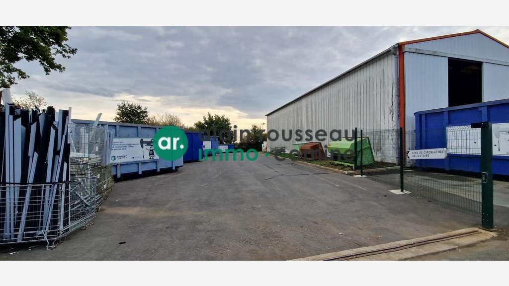 Loue local activité 250m² Saint-Christophe-du-Bois