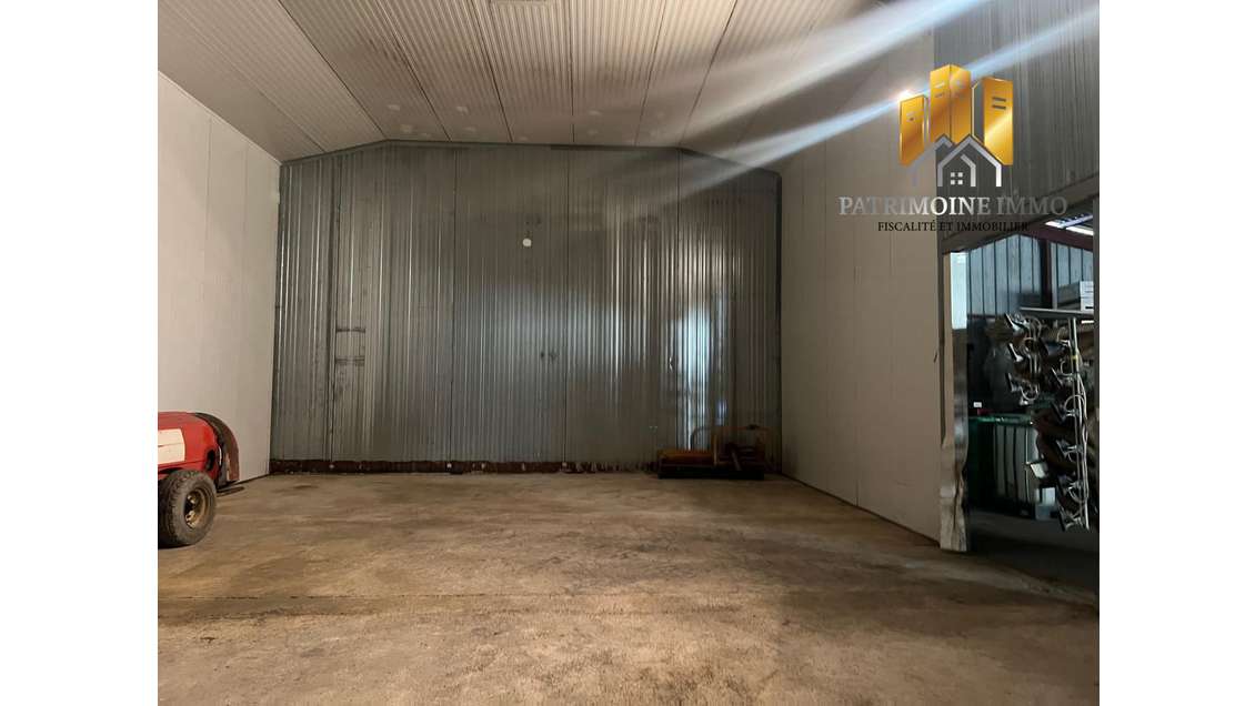 A louer entrepôt stockage à St-Christophe-sur-Nais