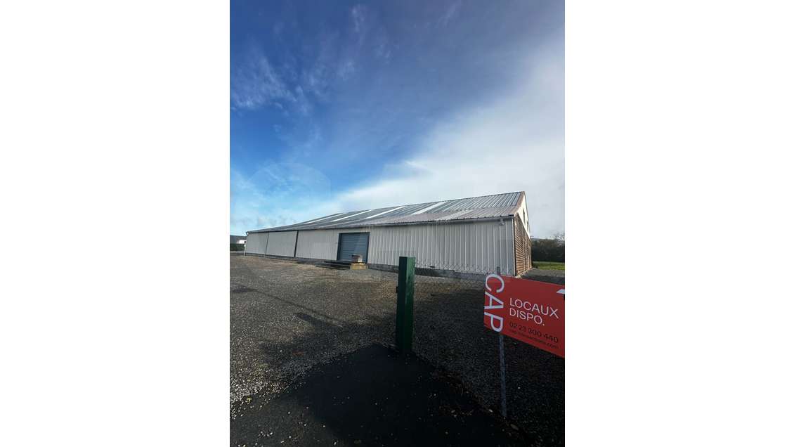 Local d'activité 730m² à louer à Saint-Coulomb