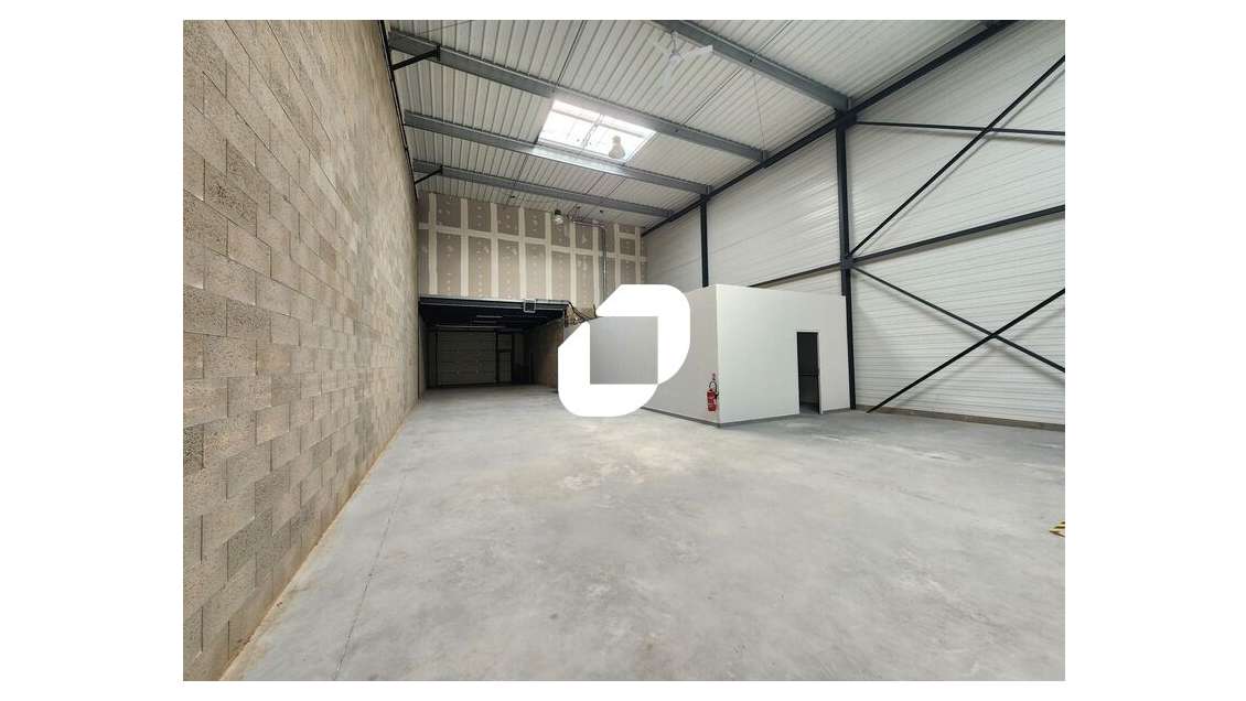 A louer Local d'activité 442m² Saint cyr l'ecole