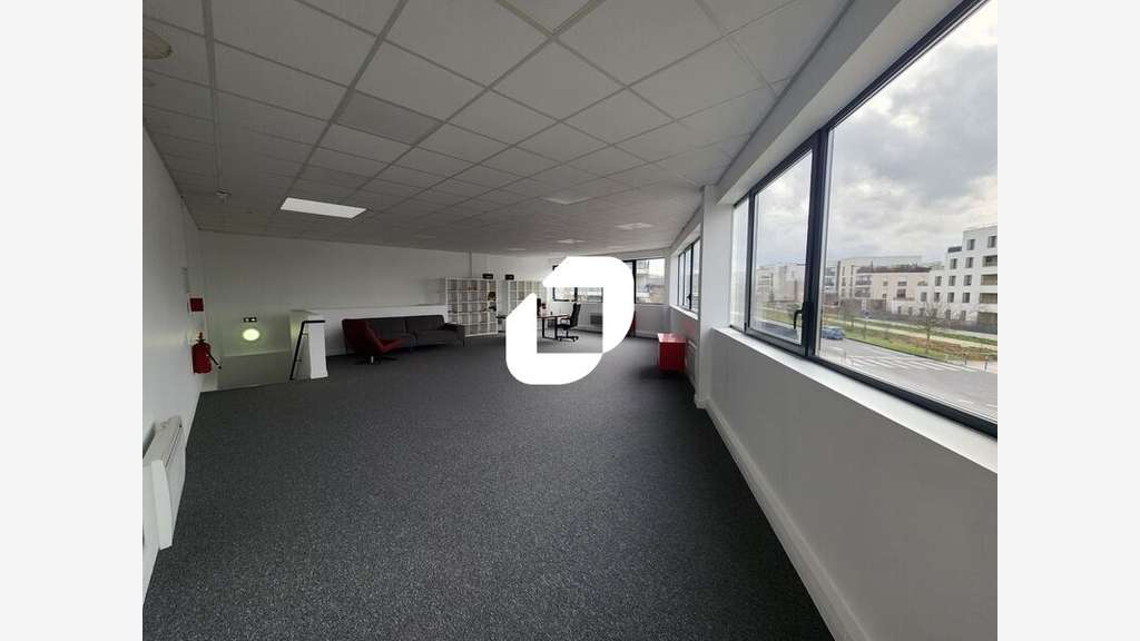 A louer Local d'activité 412m² Saint cyr l'ecole