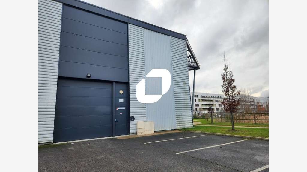 A louer Local d'activité 412m² Saint cyr l'ecole