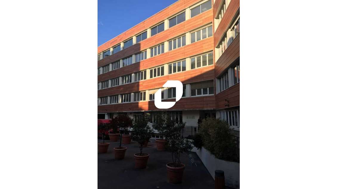 A louer Local d'activité 1900m² Saint denis