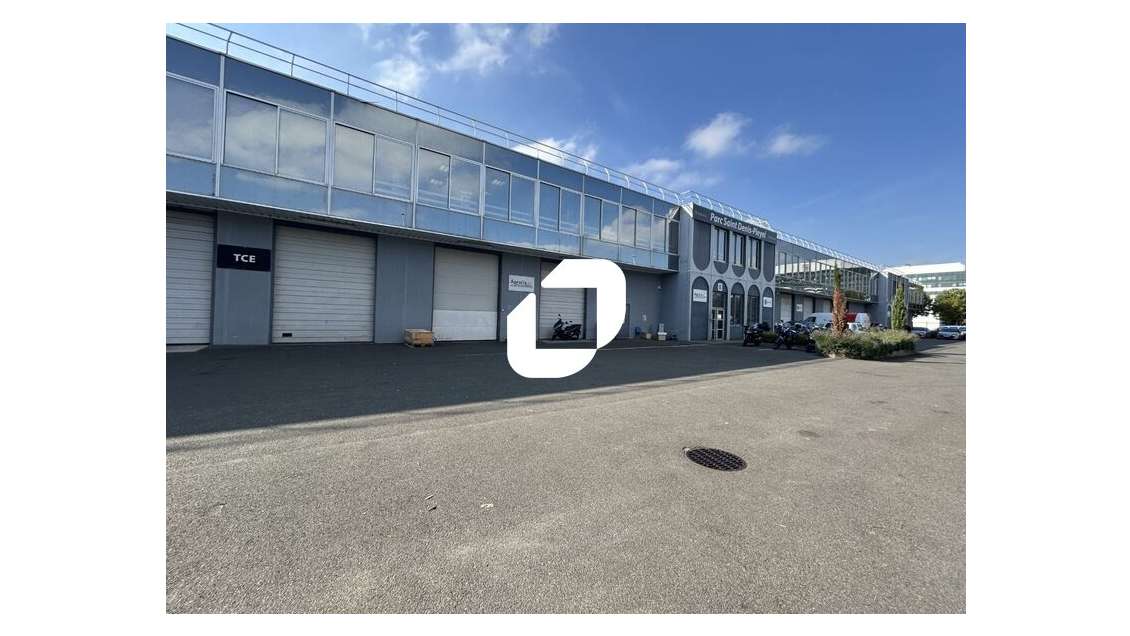 A louer Local d'activité 4698m² Saint denis