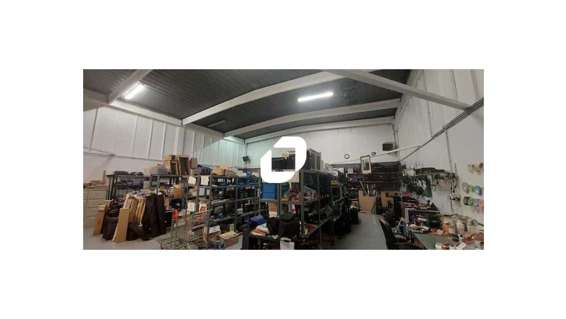 A louer Local d'activité 855m² Saint denis