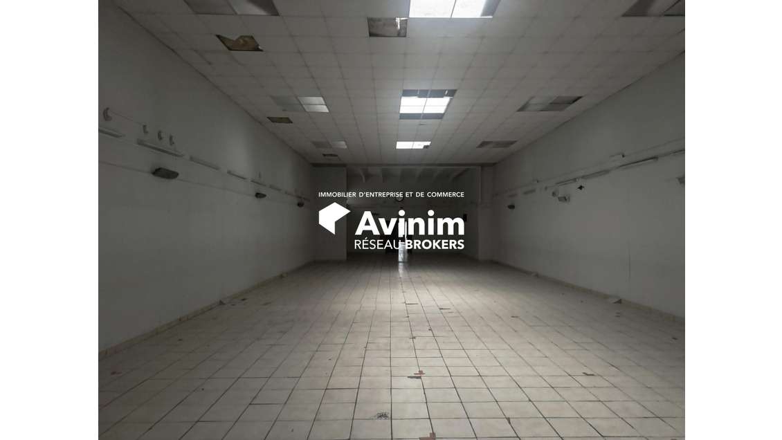 A louer local activités 853m² à Saint-Denis