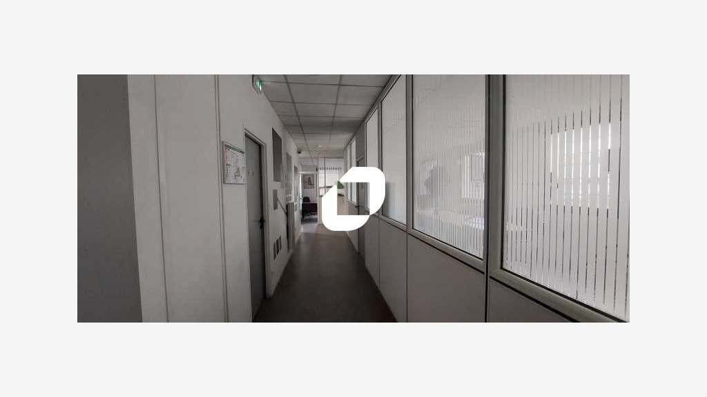 A louer Local d'activité 855m² Saint denis
