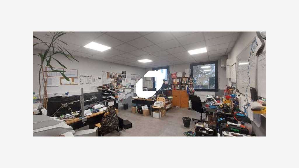 A louer Local d'activité 855m² Saint denis