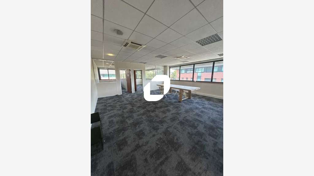 A louer Local d'activité 714m² Saint denis
