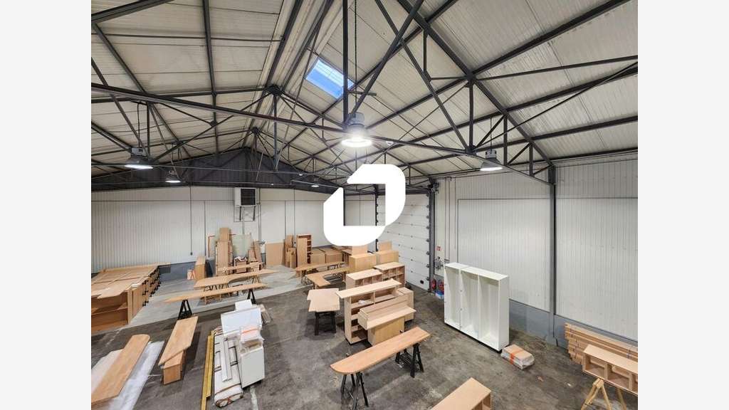A louer Local d'activité 1030m² Saint denis