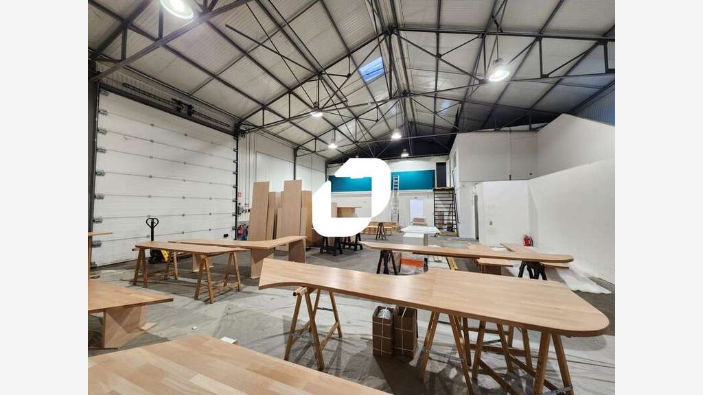 A louer Local d'activité 1030m² Saint denis