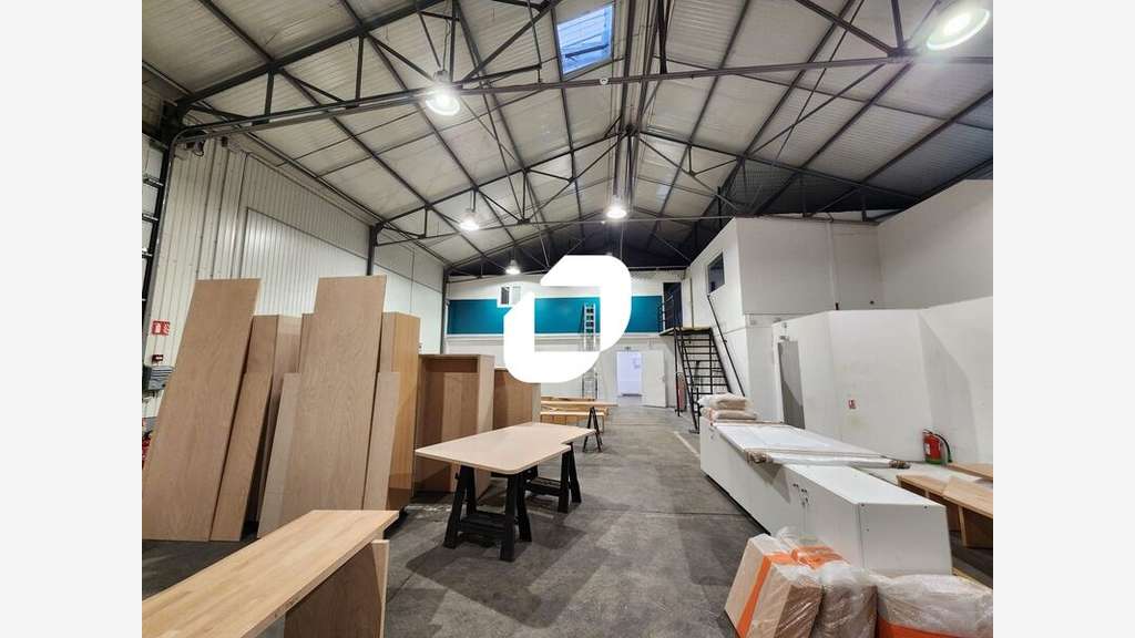 A louer Local d'activité 1030m² Saint denis