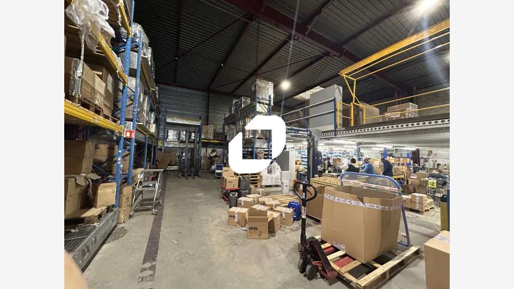 A louer Local d'activité 1077m² Saint denis