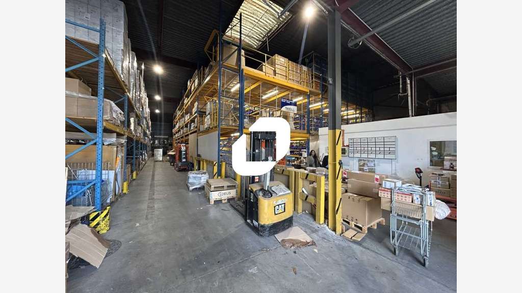 A louer Local d'activité 1077m² Saint denis