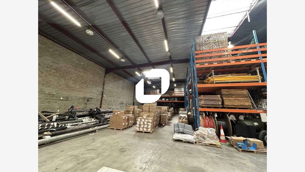 A louer Local d'activité 1077m² Saint denis