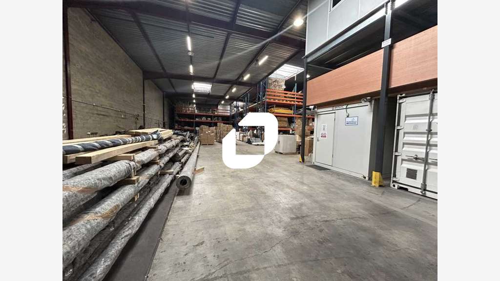 A louer Local d'activité 1077m² Saint denis