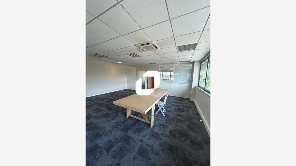 A louer Local d'activité 714m² Saint denis