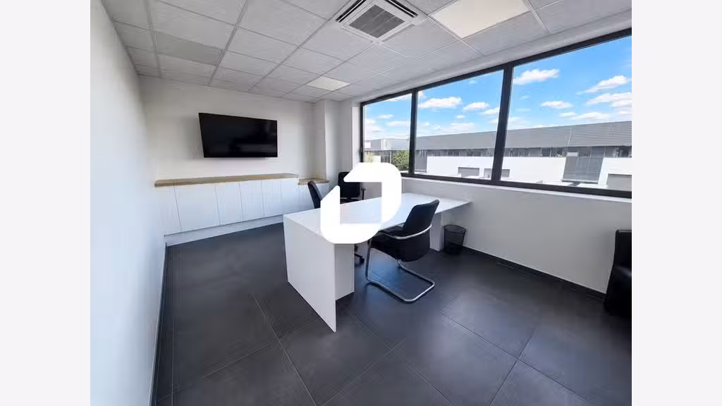 A louer Local d'activité 1050m² Saint denis
