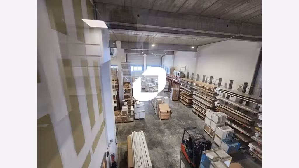 A louer Local d'activité 1050m² Saint denis
