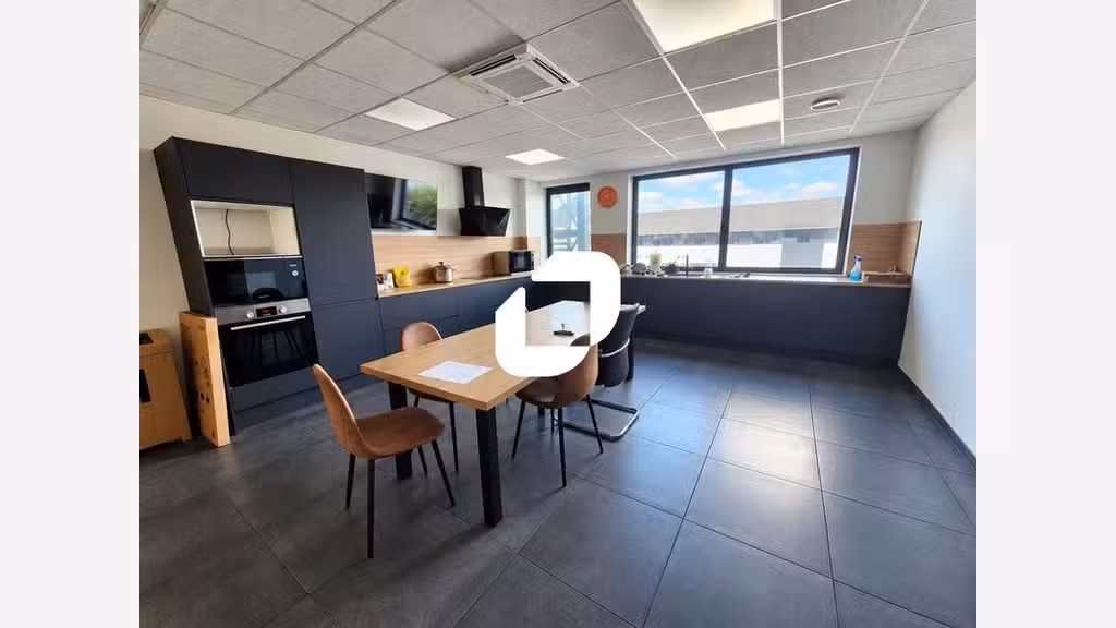 A louer Local d'activité 1050m² Saint denis