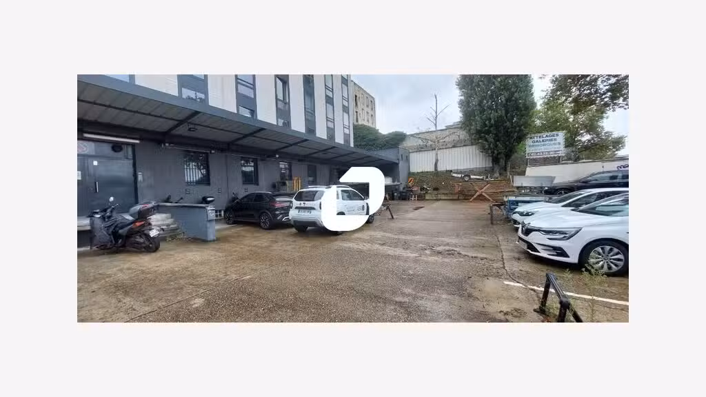 A louer Local d'activité 500m² Saint denis