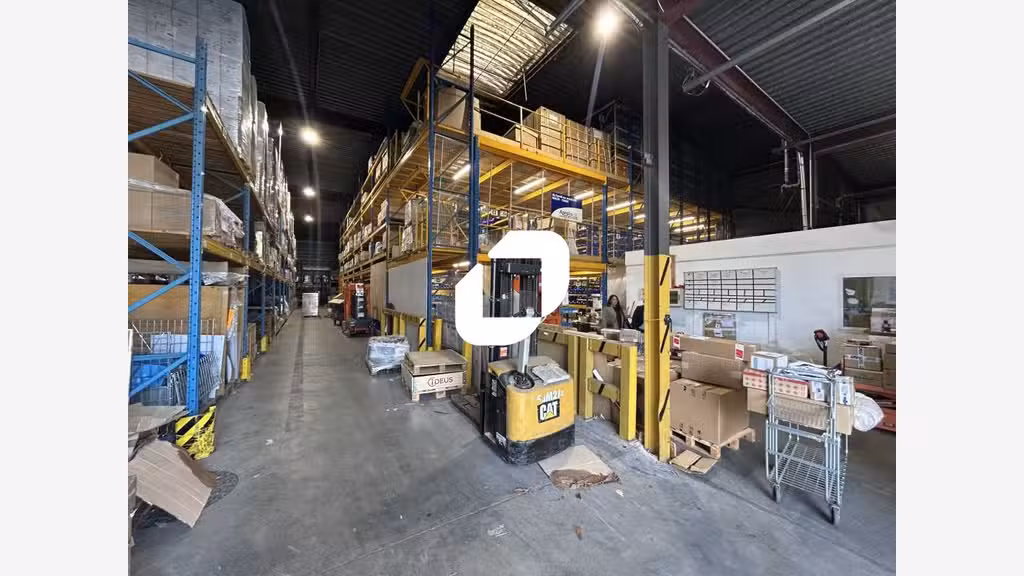 A louer Local d'activité 1077m² Saint denis