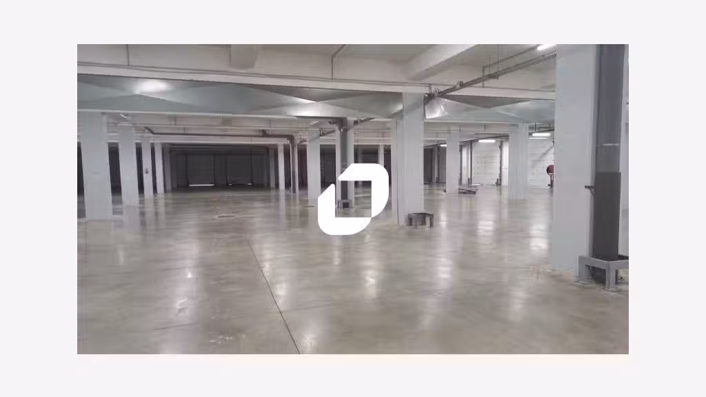 A louer Local d'activité 3687m² Saint denis