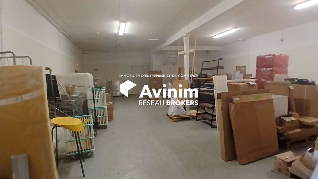 Local 650m² à louer à St Denis de l'Hôtel