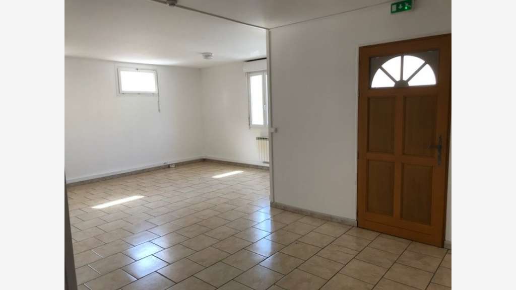 Locaux d'activités 420m² à louer à Saint-Dizier