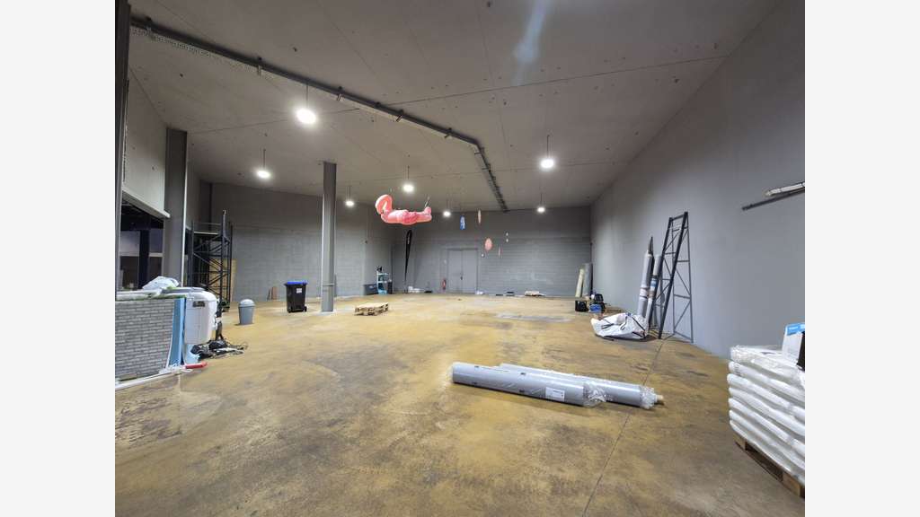 A louer entrepôt de 500m² à Saint-Esteve