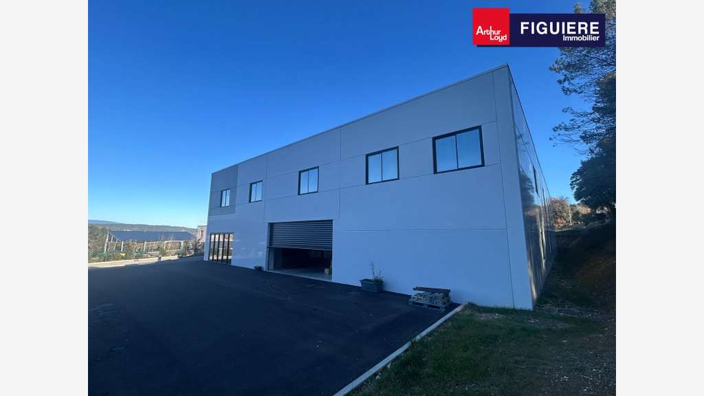 A louer bâtiment mixte 1139m² Saint-Estève-Janson
