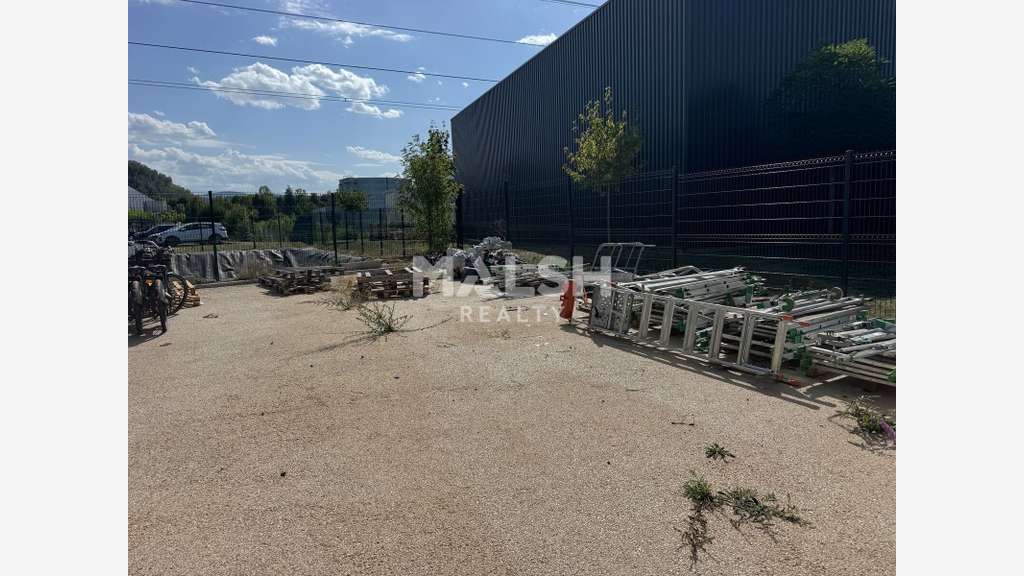 A louer - locaux d'activités dans parc d'activités