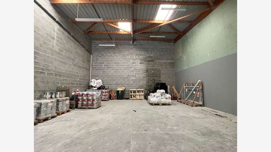A louer local d'activité 220m² Ouest de Nantes