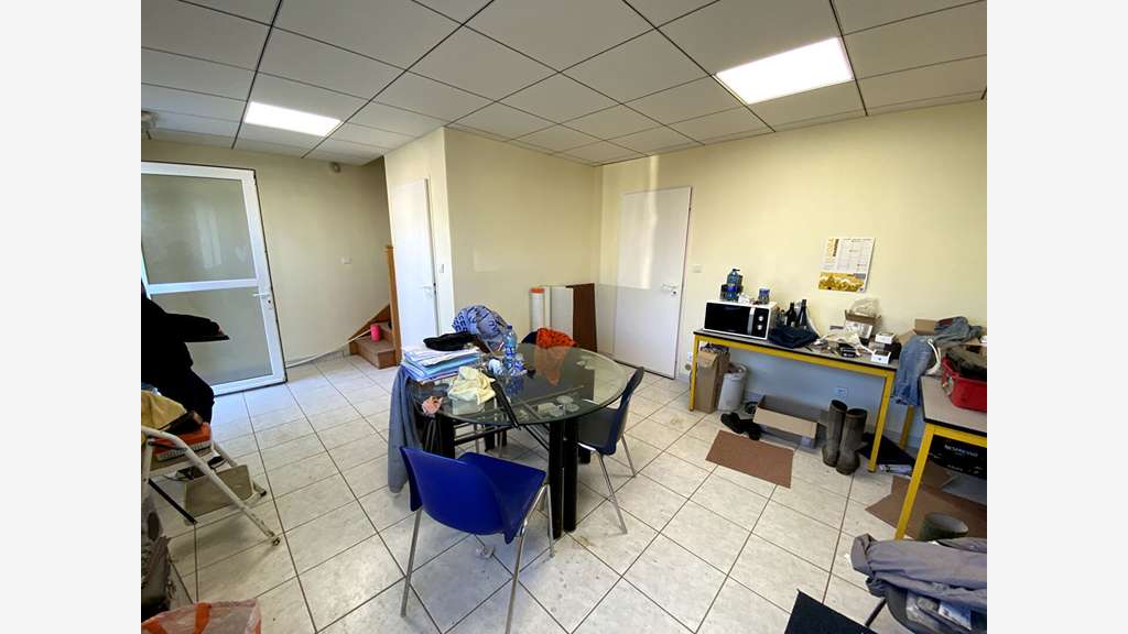 A louer local d'activité 220m² Ouest de Nantes