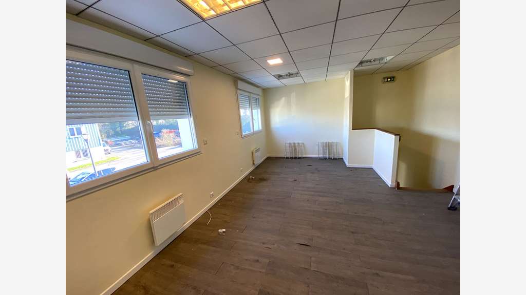 A louer local d'activité 220m² Ouest de Nantes