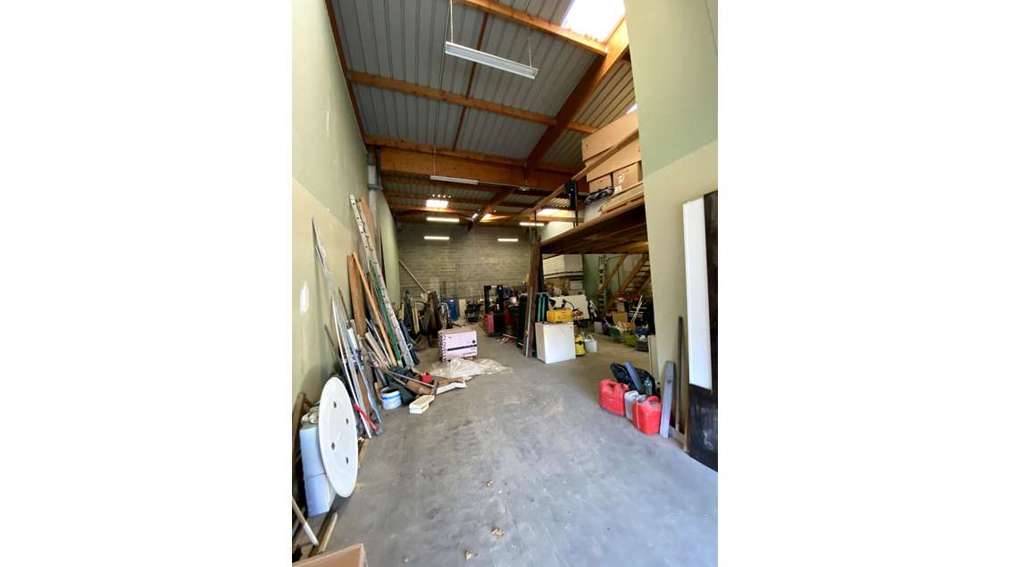 A louer local d'activité 220m² Ouest de Nantes