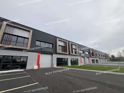 Location Locaux d'activités - Entrepôts à Saint-Étienne-de-Montluc