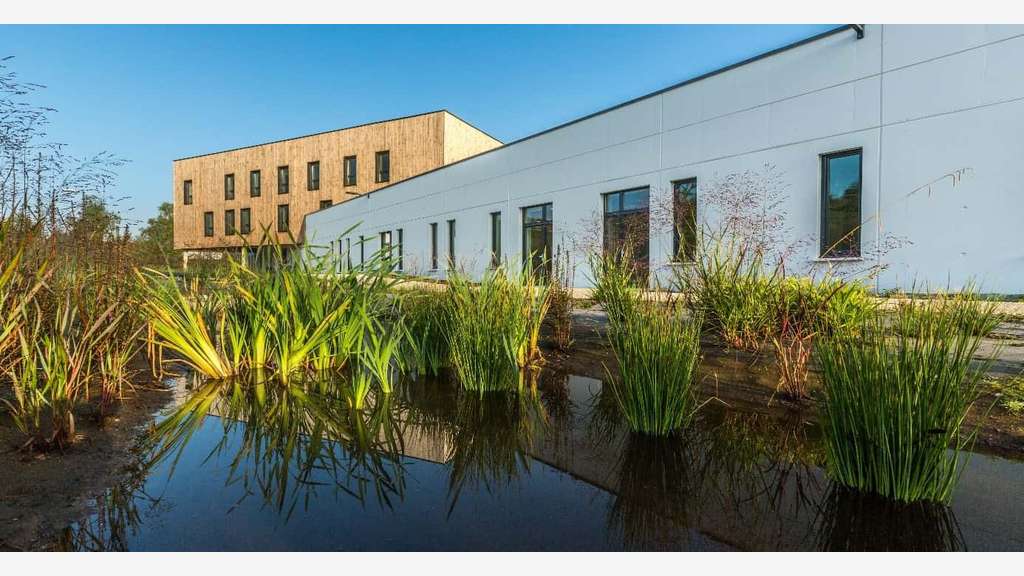 À louer : Locaux d'activités de 30 m² à 90 m² en p