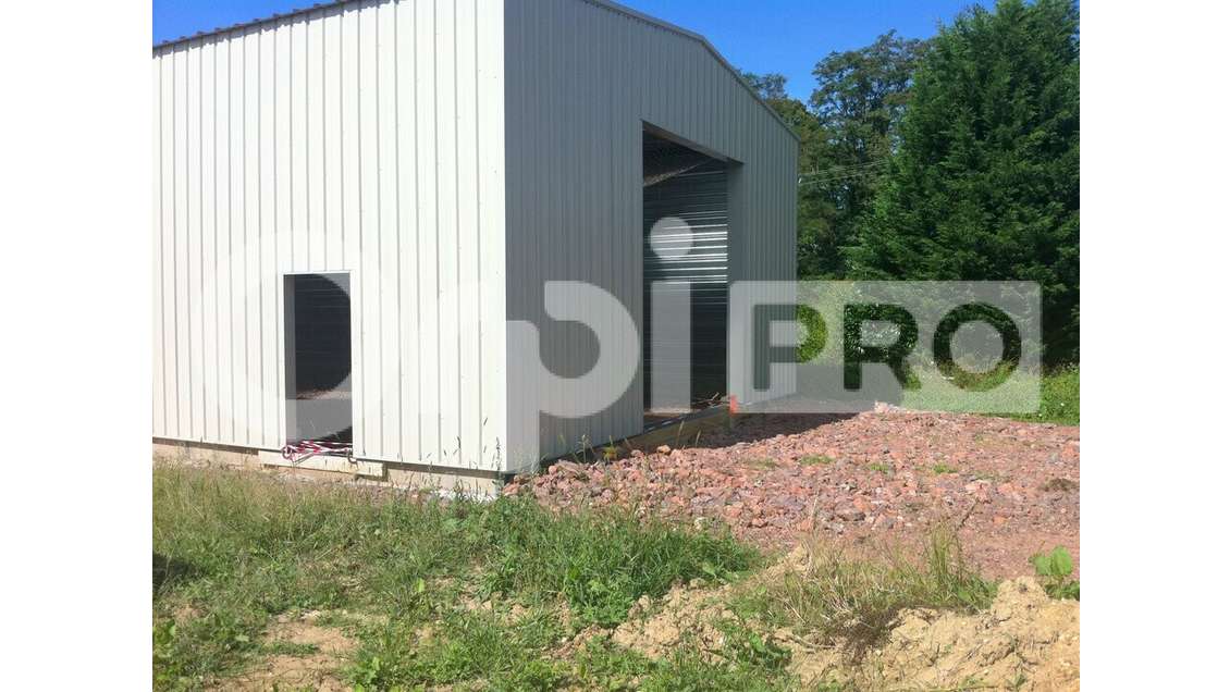 A louer local activité à St Etienne sur Chalaronne