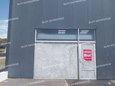 A louer local d'activités 662m² à Saint-Évarzec